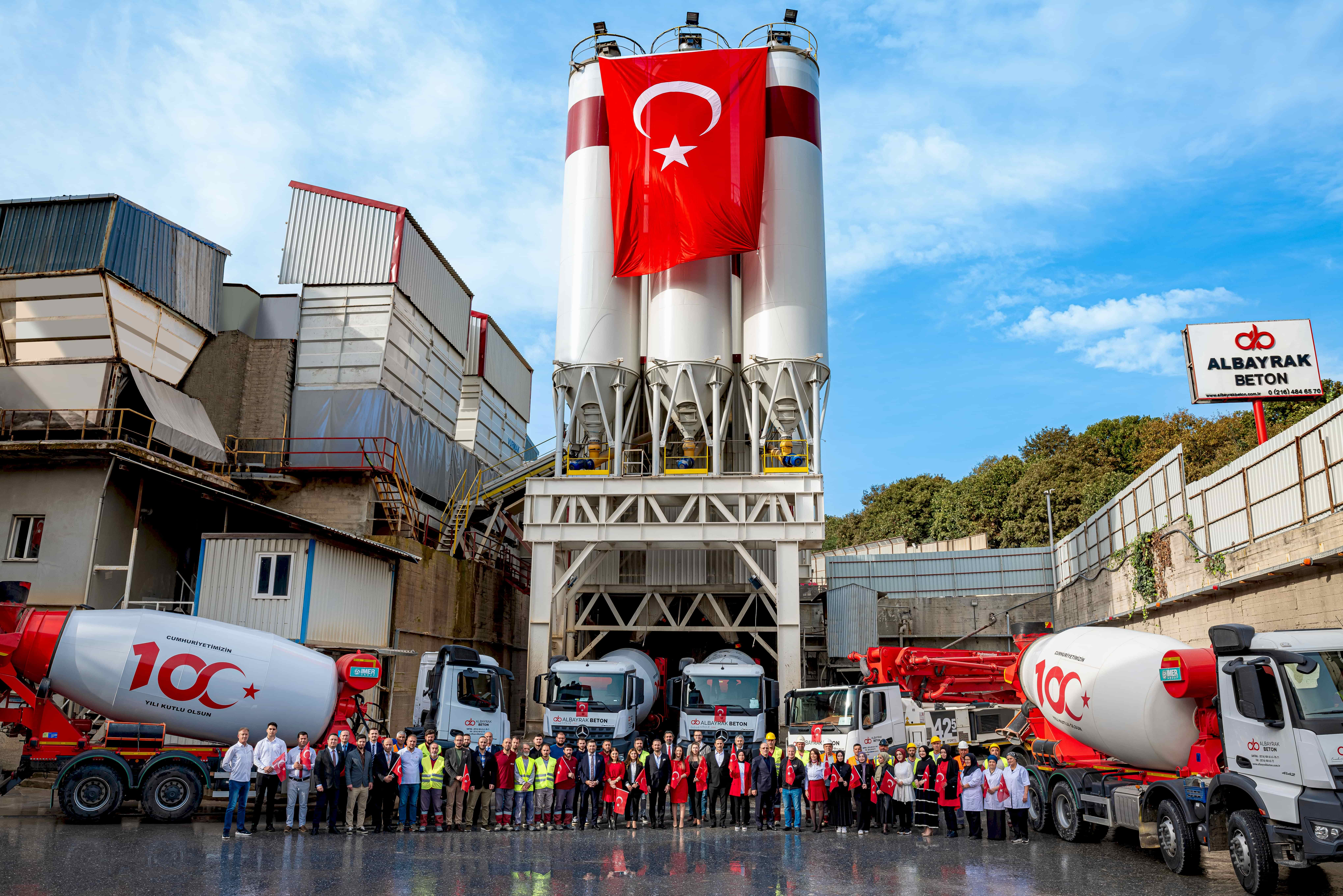 Albayrak Beton Olarak Cumhuriyetimizin 100 Yılını Coşkuyla Kutladık!